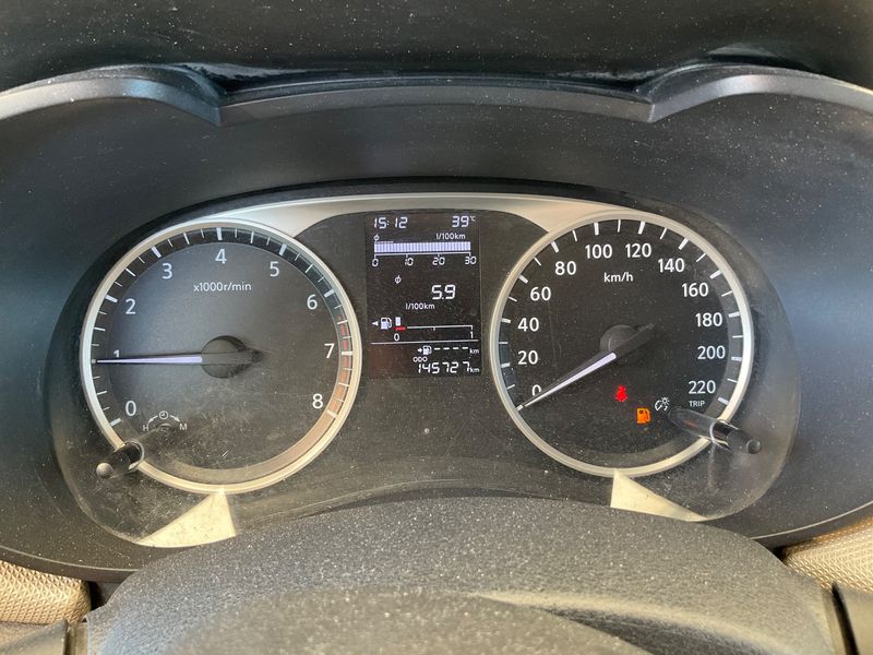 Nissan Micra 1.0 Business — zdjęcie 13