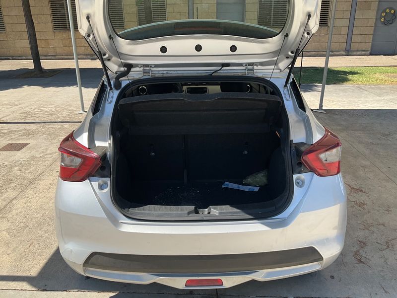 Nissan Micra 1.0 Business — zdjęcie 10