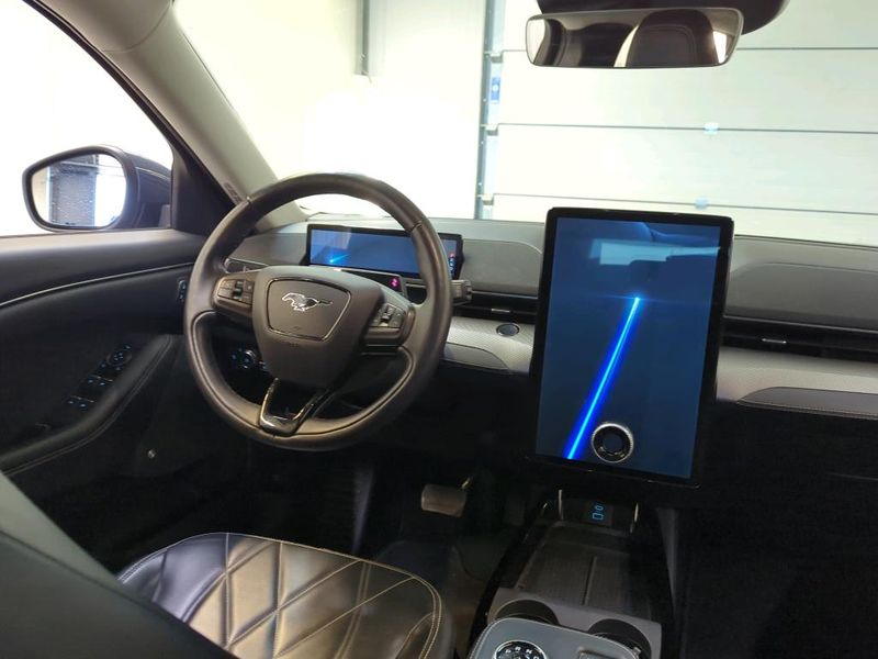 Ford Mustang Mach-E electric drive 198 kW — zdjęcie 6