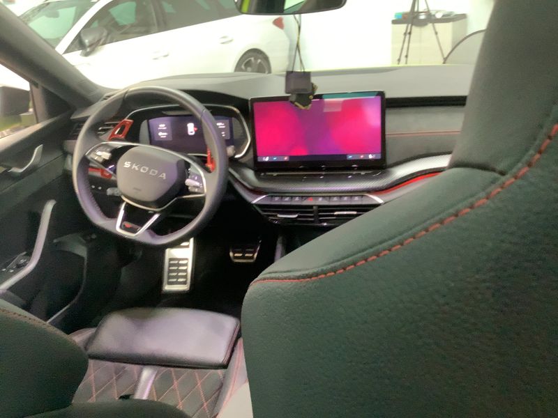 Skoda Octavia 2.0 TSI RS 2025 – снимка 17