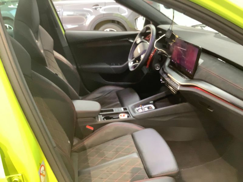 Skoda Octavia 2.0 TSI RS 2025 – снимка 16