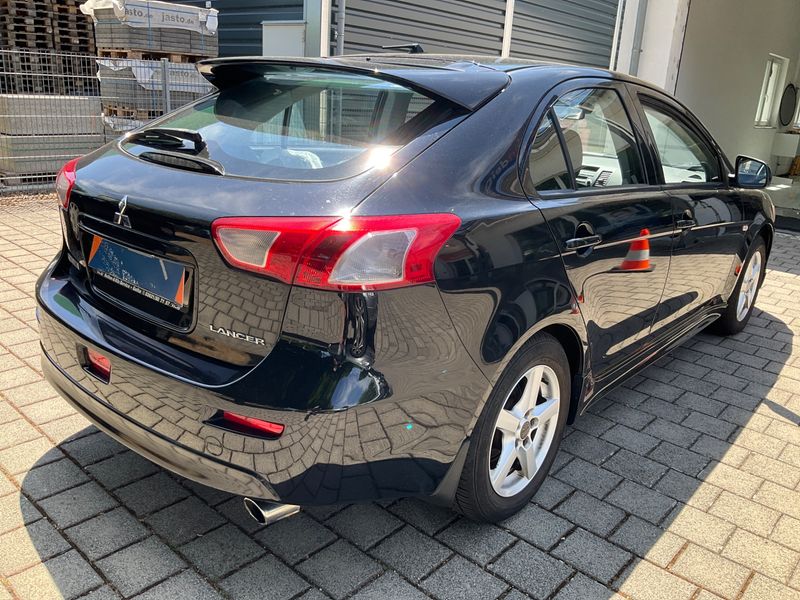 Mitsubishi Lancer 1.8 DOHC Intense — zdjęcie 2