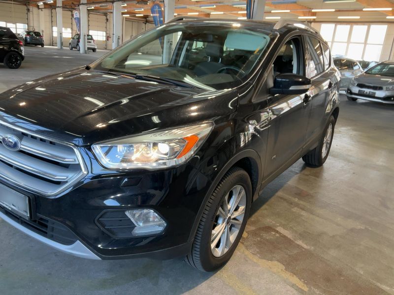 Ford Kuga 2.0 TDCi Titanium — zdjęcie 2