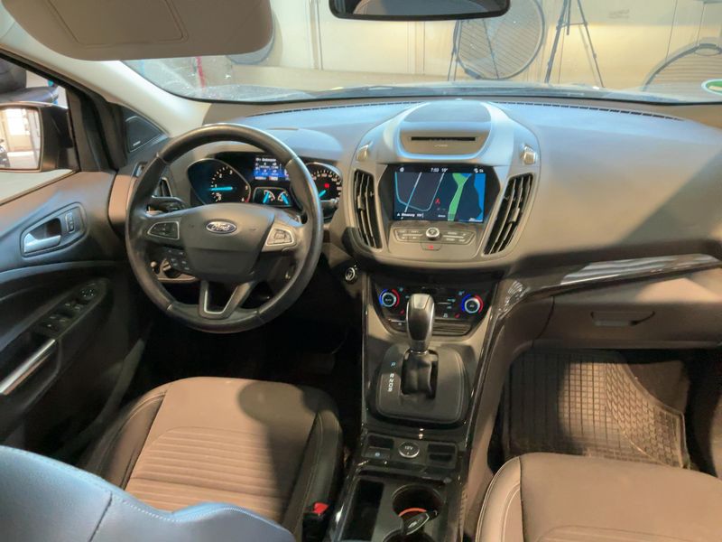 Ford Kuga 2.0 TDCi Titanium — zdjęcie 12