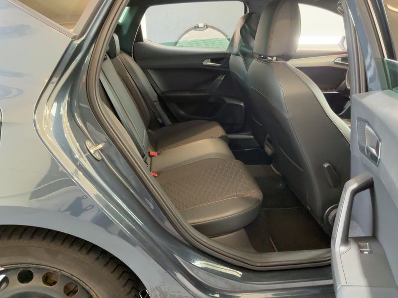 Seat Leon 1.5 eTSI ACT FR — zdjęcie 14