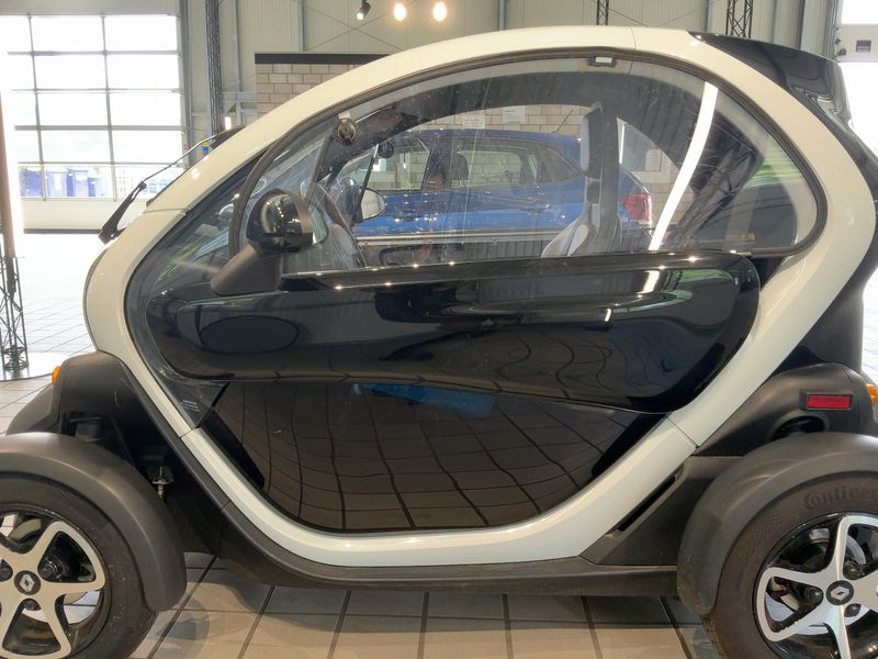 Renault Twizy electric drive 12,6 kW Intens 2019 – снимка 4
