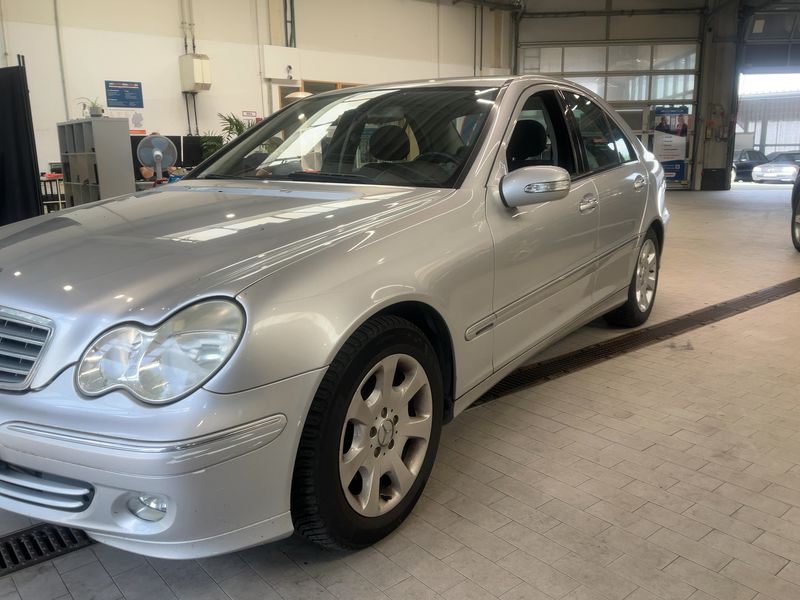 Mercedes-Benz C-Klasse C 180 Kompressor Elegance — zdjęcie 2