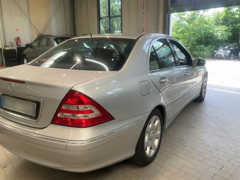 Mercedes-Benz C-Klasse C 180 Kompressor Elegance — zdjęcie 6