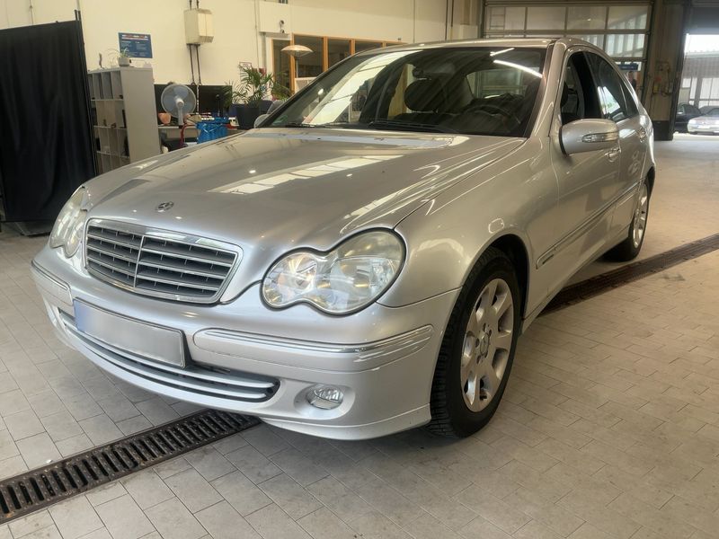 Mercedes-Benz C-Klasse C 180 Kompressor Elegance — zdjęcie 1