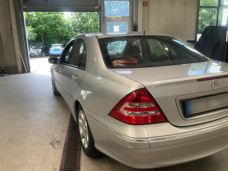 Mercedes-Benz C-Klasse C 180 Kompressor Elegance — zdjęcie 3