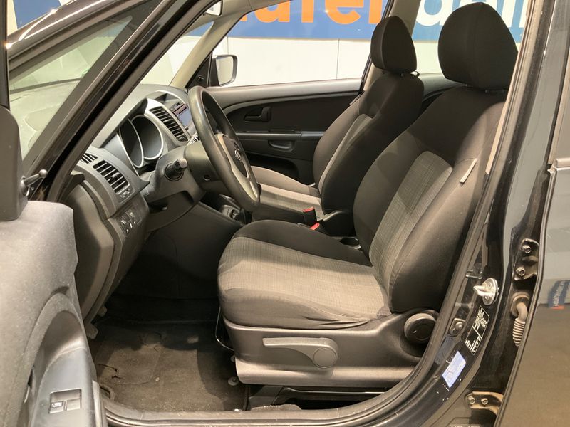 Kia Venga 1.4 CRDi Vision — zdjęcie 3