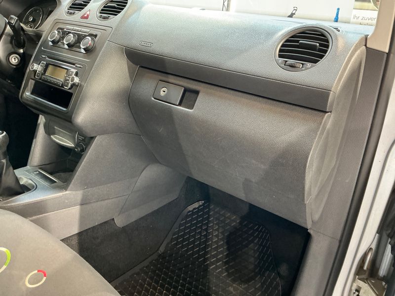 Volkswagen Caddy 1.2 TSI Roncalli Trendline 2011 – снимка 29
