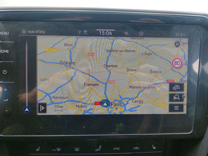 Volkswagen Passat 2.0 TDI Elegance — zdjęcie 13