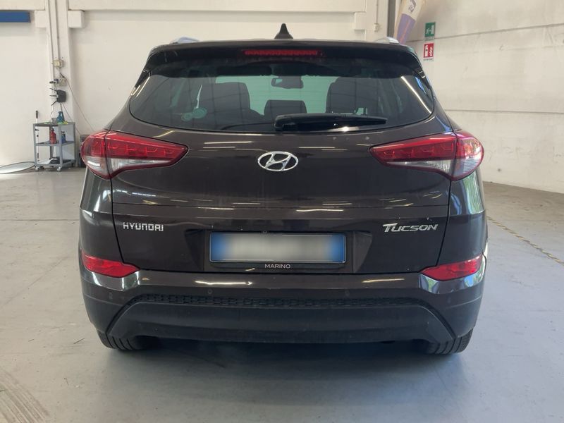 Hyundai Tucson 1.7 CRDi Xpossible ISG 2WD — zdjęcie 5
