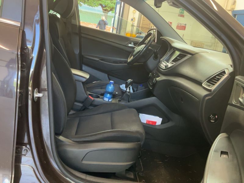 Hyundai Tucson 1.7 CRDi Xpossible ISG 2WD — zdjęcie 11