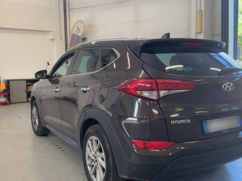 Hyundai Tucson 1.7 CRDi Xpossible ISG 2WD — zdjęcie 3