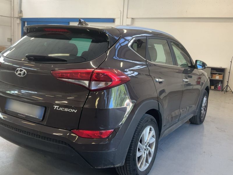 Hyundai Tucson 1.7 CRDi Xpossible ISG 2WD — zdjęcie 6