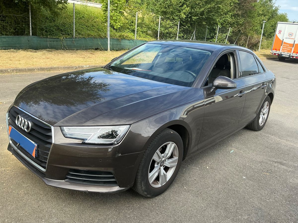 Audi A4 2017 — photo 1
