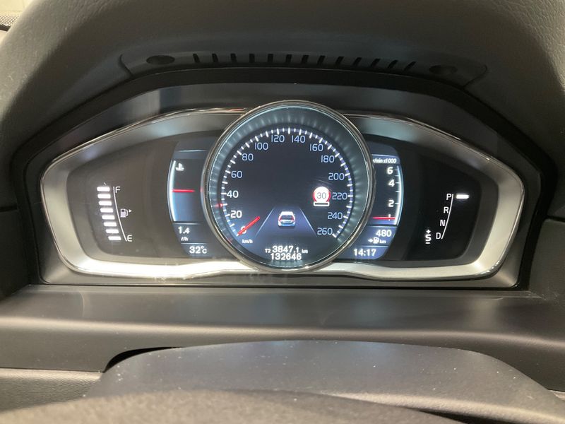 Volvo V70 2.0 T5 Momentum — zdjęcie 13