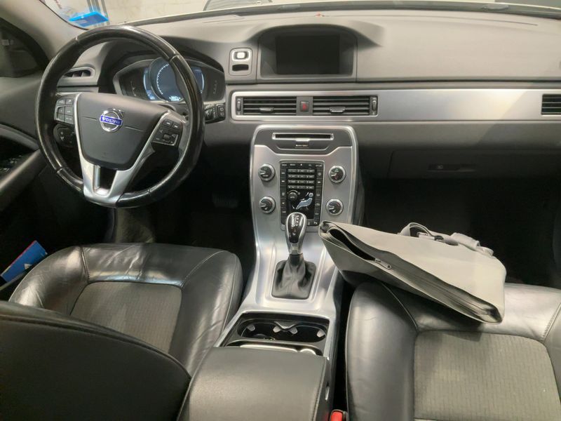 Volvo V70 2.0 T5 Momentum — zdjęcie 12