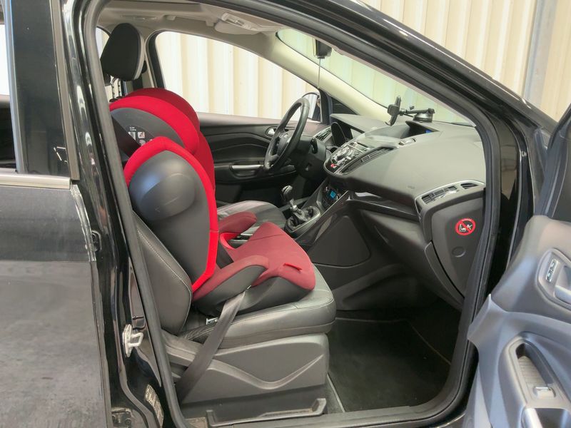 Ford Kuga 1.6 EcoBoost Titanium 2013 – снимка 17