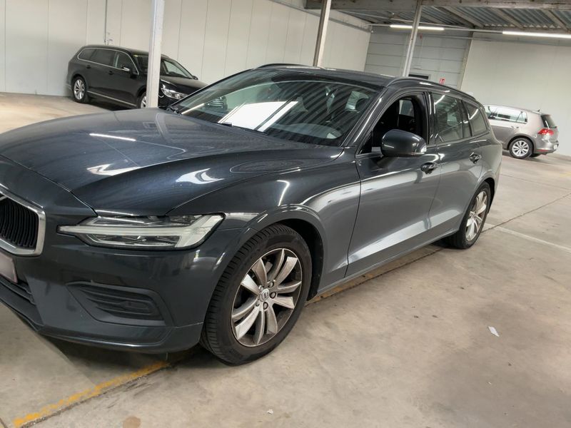 Volvo V60 2.0 D3 Momentum 2018 – снимка 2