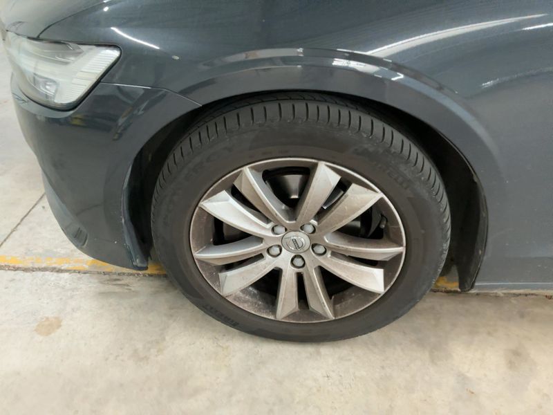 Volvo V60 2.0 D3 Momentum 2018 – снимка 3
