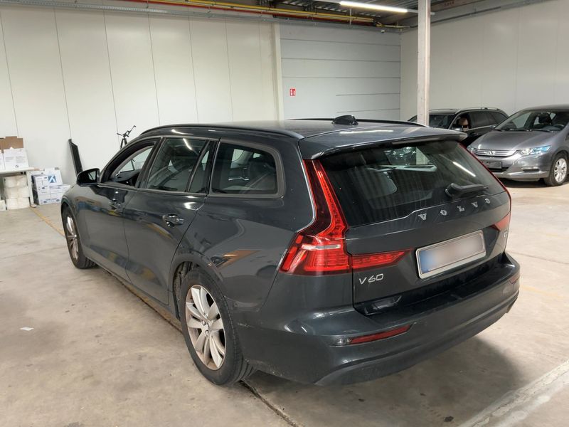 Volvo V60 2.0 D3 Momentum 2018 – снимка 6