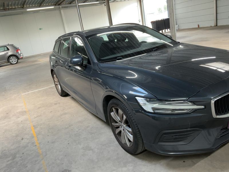 Volvo V60 2.0 D3 Momentum 2018 – снимка 12