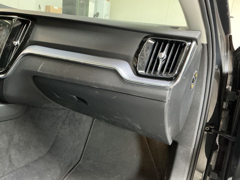 Volvo V60 2.0 D3 Momentum 2018 – снимка 27