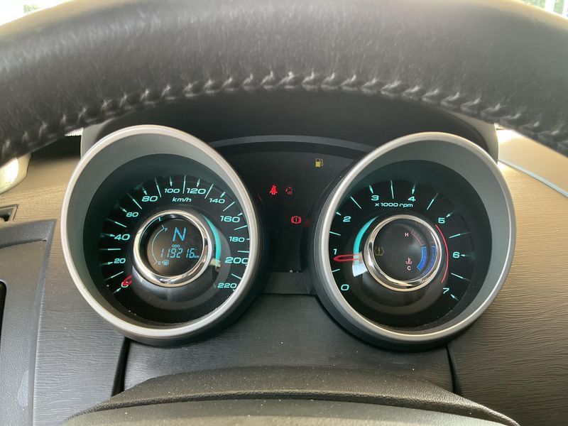 Mahindra XUV 500 2.2 W8 AWD — zdjęcie 13