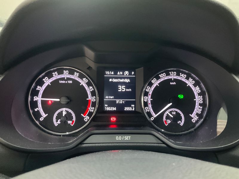 Skoda Octavia 1.6 TDI Clever 2018 – снимка 19