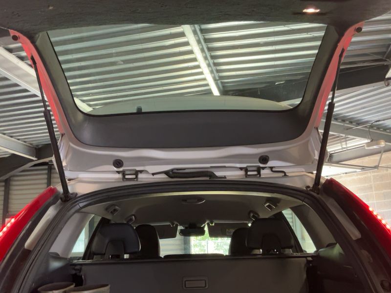 Volvo XC60 2.4 D4 Momentum AWD — zdjęcie 10
