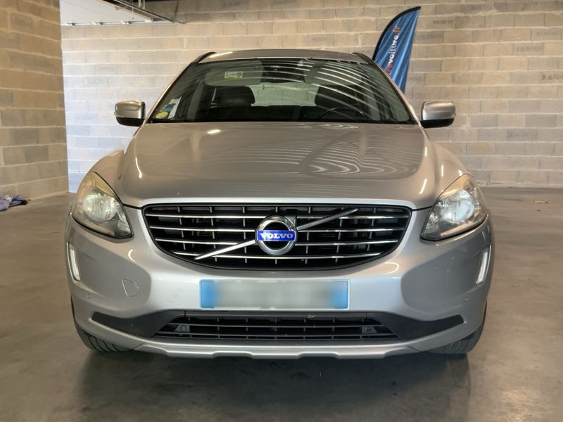 Volvo XC60 2.4 D4 Momentum AWD — zdjęcie 9