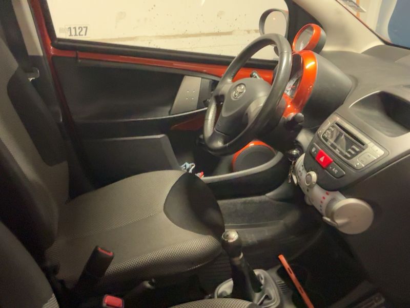 Toyota Aygo 1.0 City 2012 – снимка 17