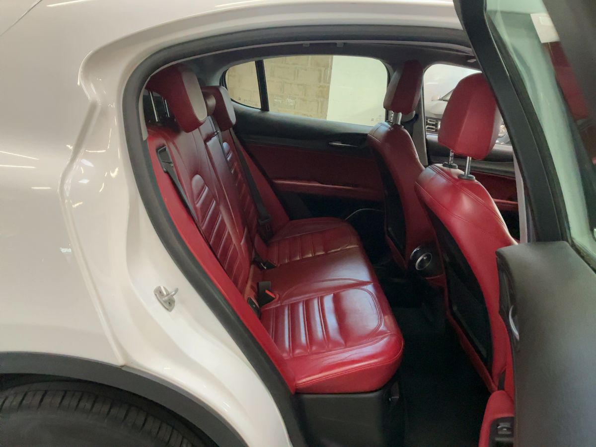 Alfa Romeo 2017 — photo 20