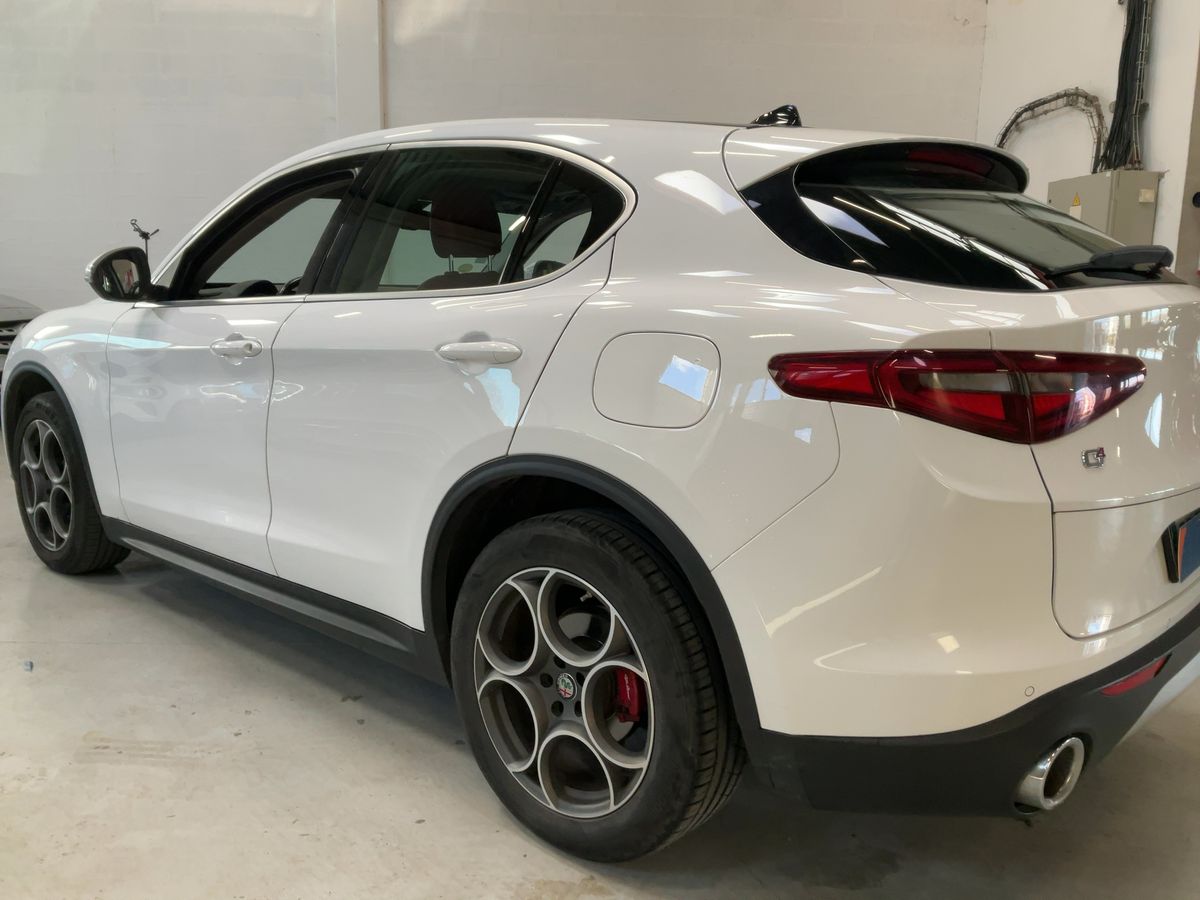 Alfa Romeo 2017 — photo 7