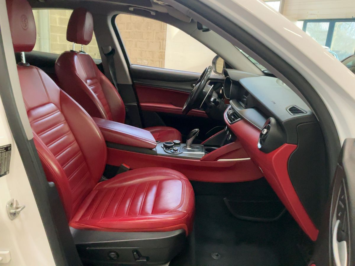 Alfa Romeo 2017 — photo 17