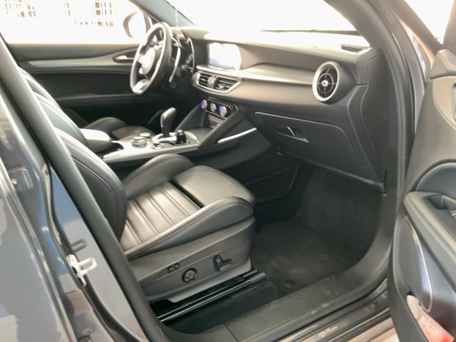 Alfa Romeo 2021 — photo 17
