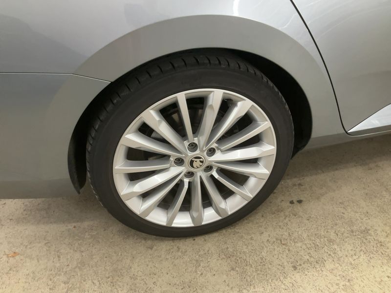 Skoda Superb 2.0 TDI Premium Edition 4x4 2019 – снимка 9