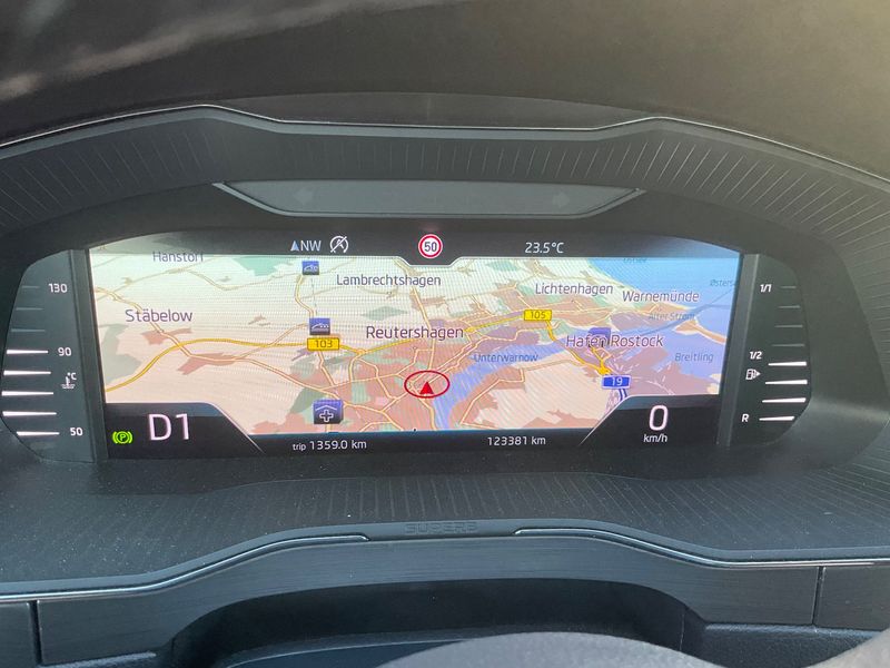 Skoda Superb 2.0 TDI Premium Edition 4x4 2019 – снимка 19