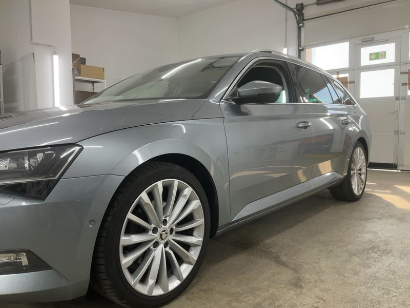 Skoda Superb 2.0 TDI Premium Edition 4x4 2019 – снимка 2