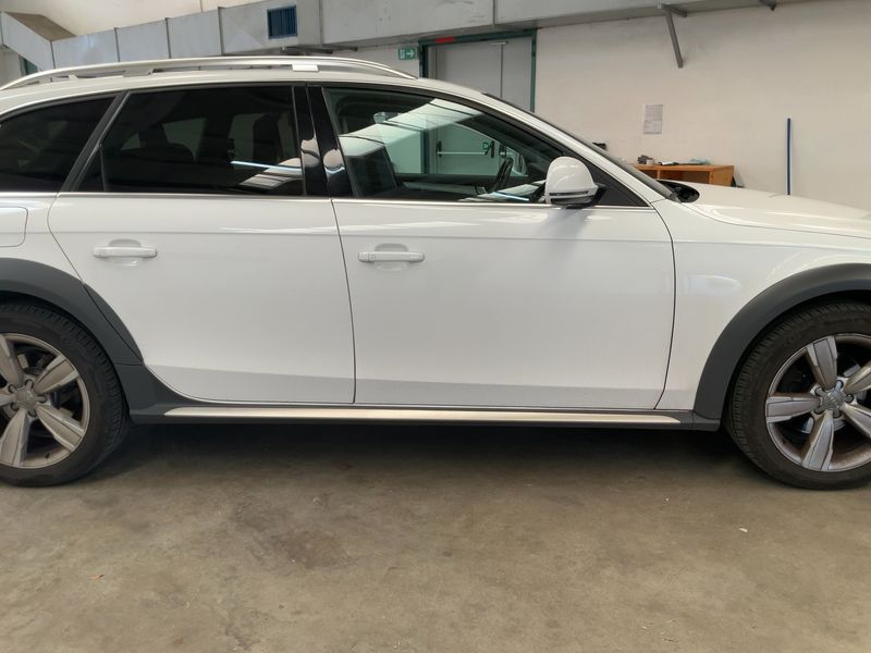 Audi A4 Allroad 2.0 TDI — zdjęcie 7