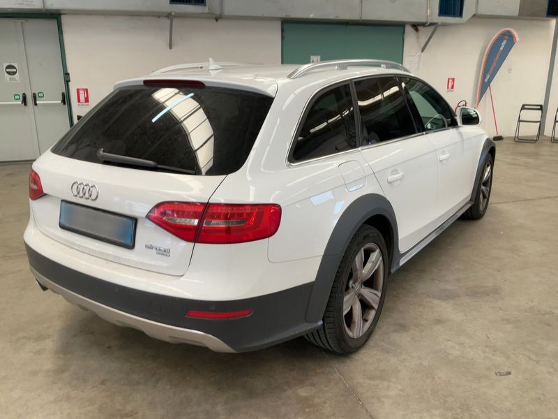 Audi A4 Allroad 2.0 TDI — zdjęcie 6