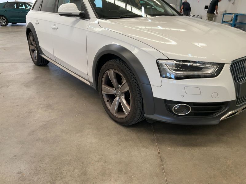 Audi A4 Allroad 2.0 TDI — zdjęcie 8