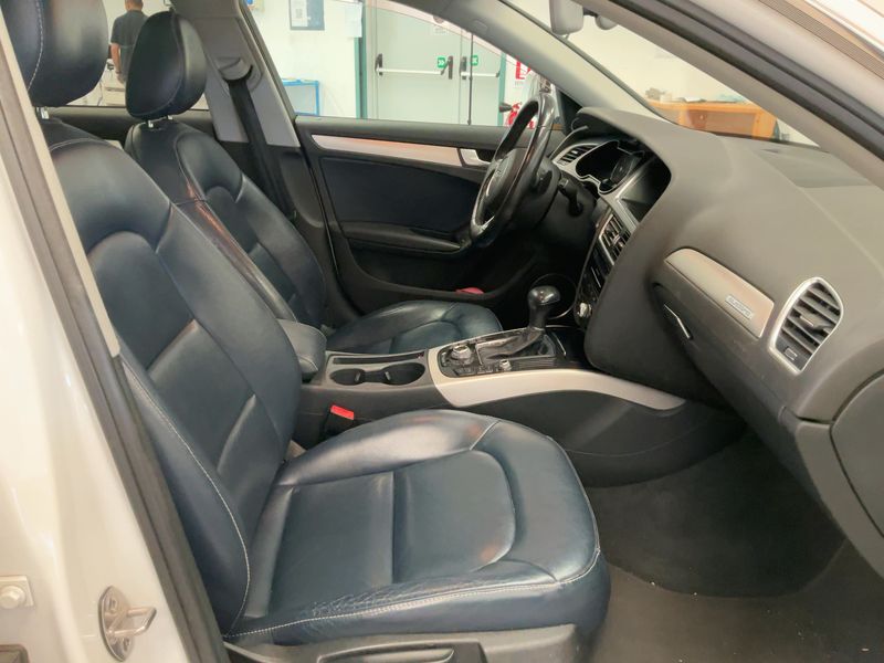 Audi A4 Allroad 2.0 TDI — zdjęcie 11