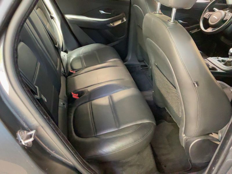 Jaguar E-Pace D150 S — zdjęcie 14