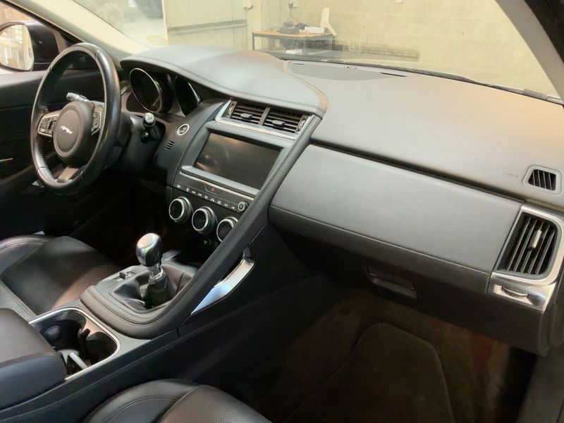 Jaguar E-Pace D150 S — zdjęcie 12