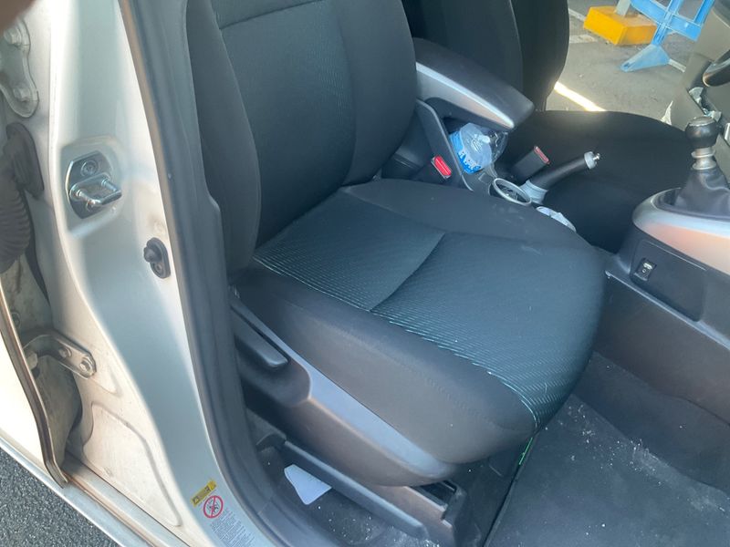 Toyota Verso 2.0 D-4D Active 2012 – снимка 39