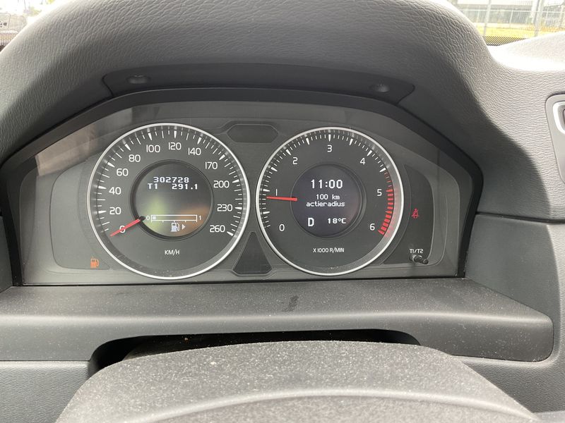 Volvo V70 1.6 D2 Kinetic — zdjęcie 4